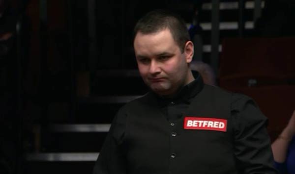 两位选手各 两位选手各